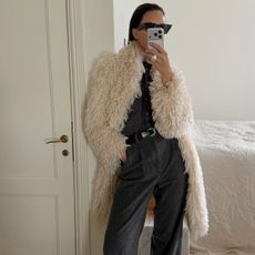 An image of @johannapiispa wearing a fresh fashion winter 2025 trend.