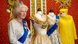 Queen's fashion - Royal Dress Collection Madame Tussauds