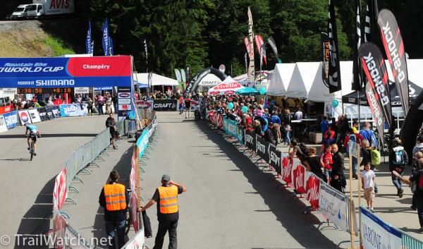 The start/finish had a sharp U-turn in the course