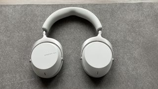 Beyerdynamic Aventho 300 on a gray table