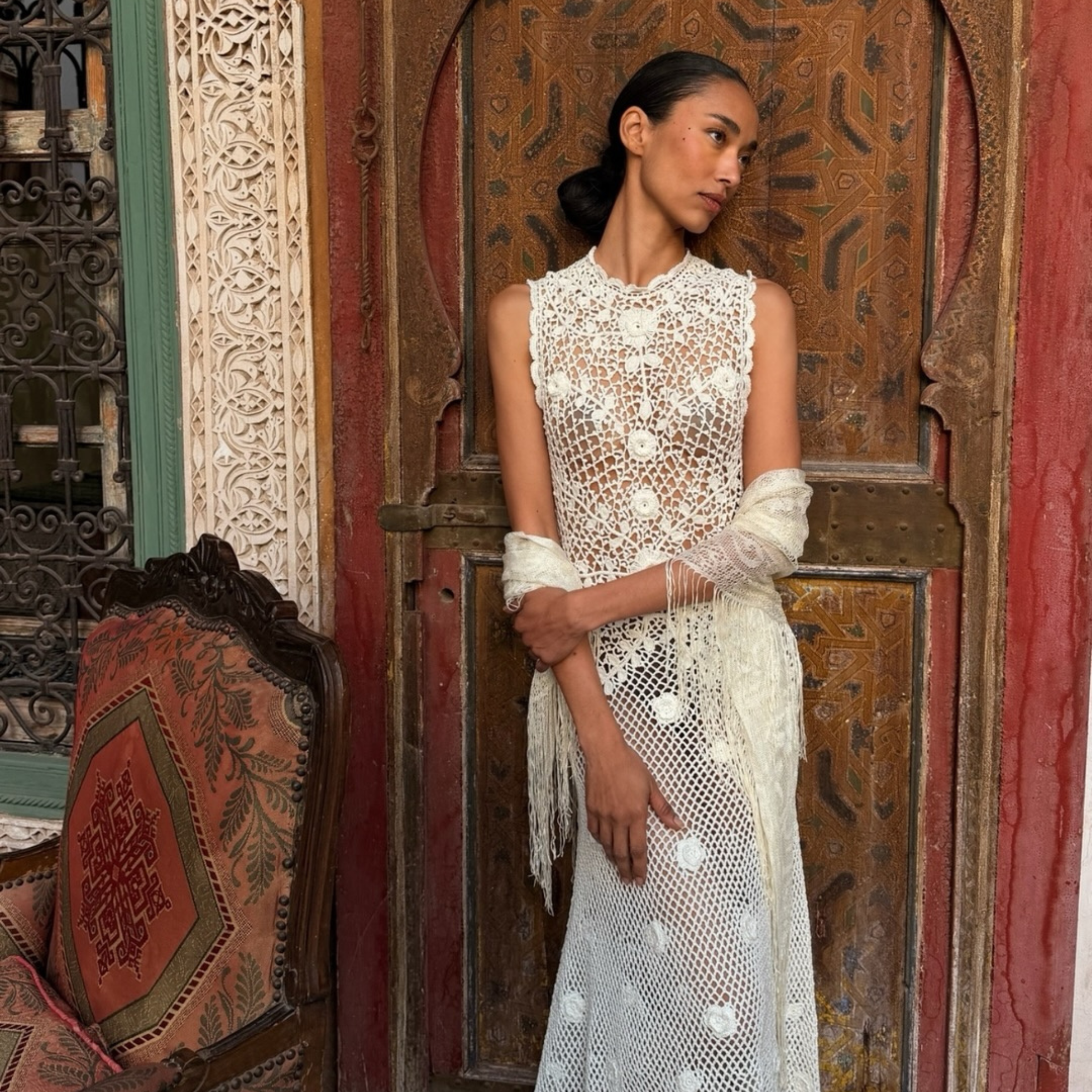 woman wearing white doen dress