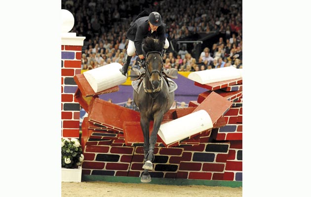 HORSE OF THE SHOW 10TH OCT 2009 - PUISSANCE