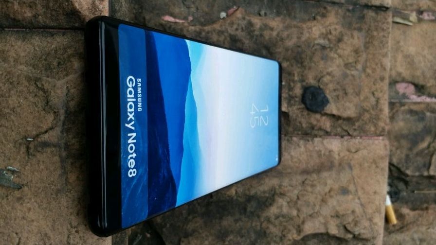 The massive (likely 6.3-inch) screen of the Samsung Galaxy Note 8. Credit: Weibo