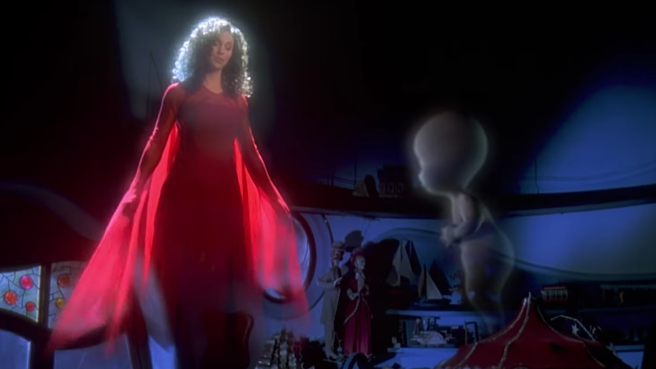 Amy Brenneman and Casper in Casper