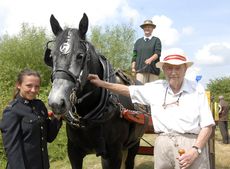 RoyBarwickwithgranddaughterJessicaHeatherKeebledrivingcart.jpg