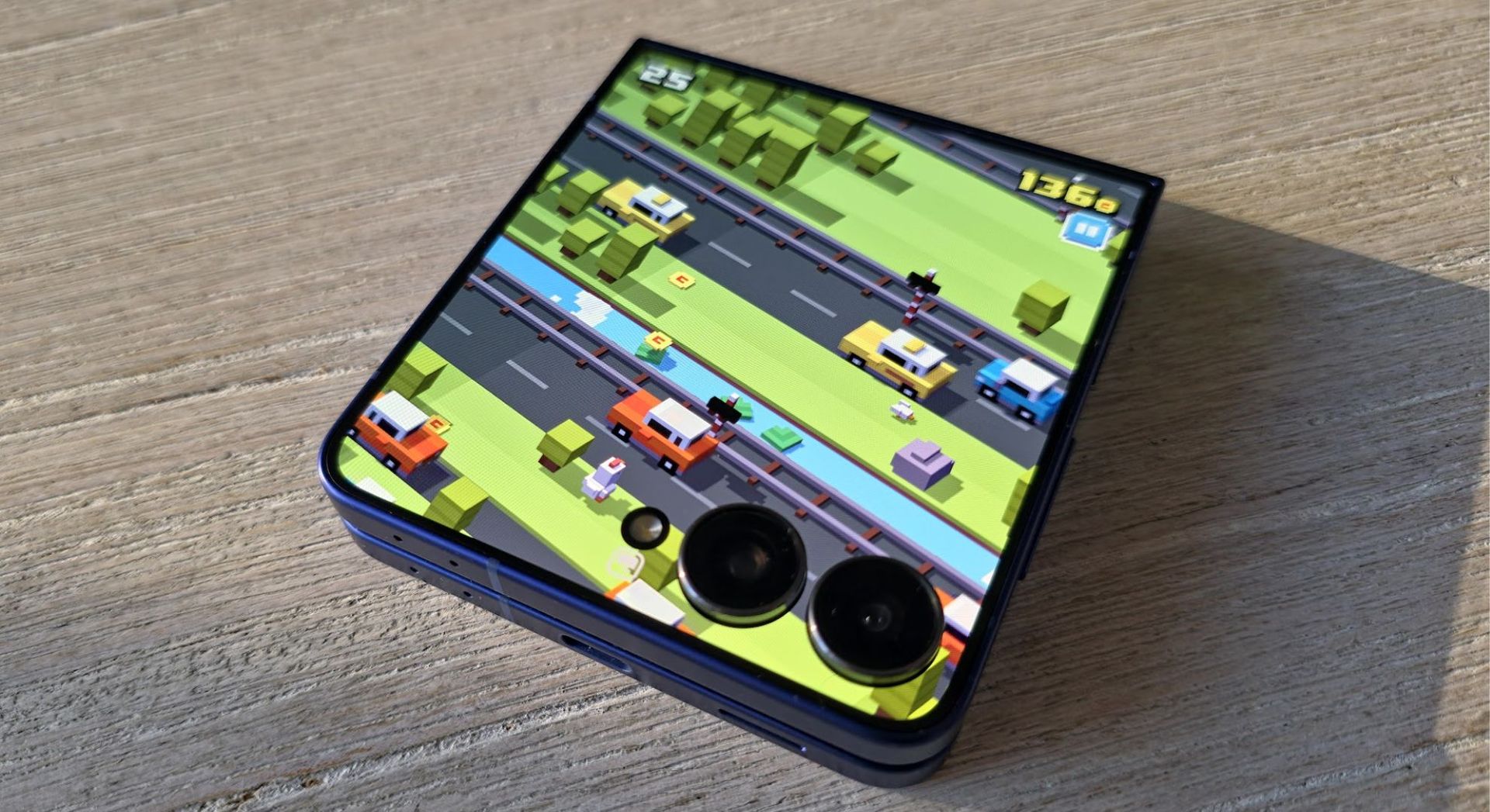 The Samsung Galaxy Z Flip 7's cover screen