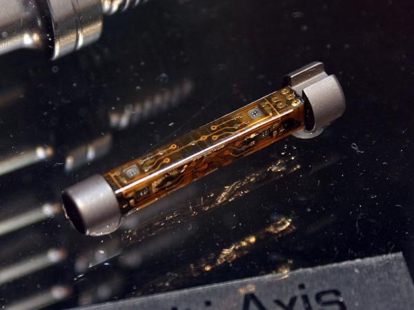 The tiny MetriGear Vector power meter uses a four-sided strain gauge array that measures both the amplitude and direction of applied forces.