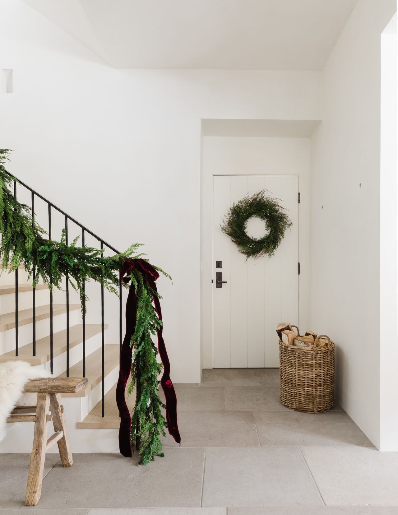 How To Make An Entryway Feel More Christmassy Livingetc how-to-make-an-entryway-feel-more-christmassy-livingetc