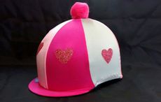 Capz-Cover-Glitter-Hearts-with-Pom-Pom.jpg