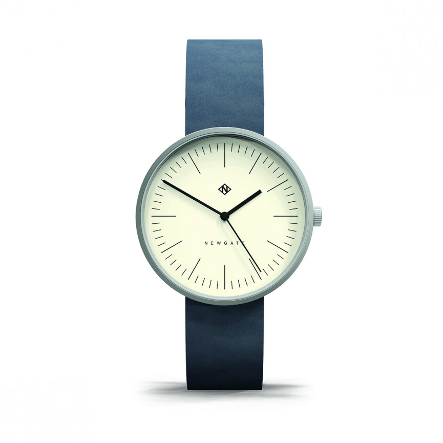 xx-watches-under-200-that-look-a-million-bucks-14-1556648027-TYMh-column-width-inline