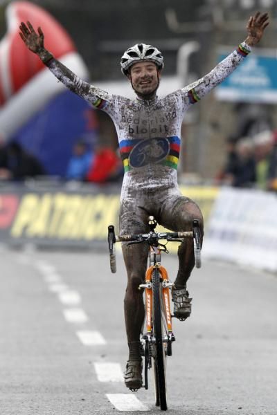 Marianne Vos (Nederland Bloeit) celebrates victory at the Namur World Cup