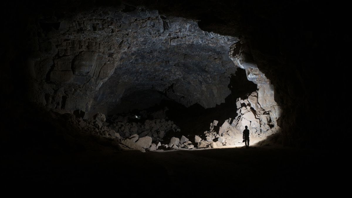 Vor 7.000 Jahren lebten Menschen in einer Lavaröhre auf der Arabischen Halbinsel