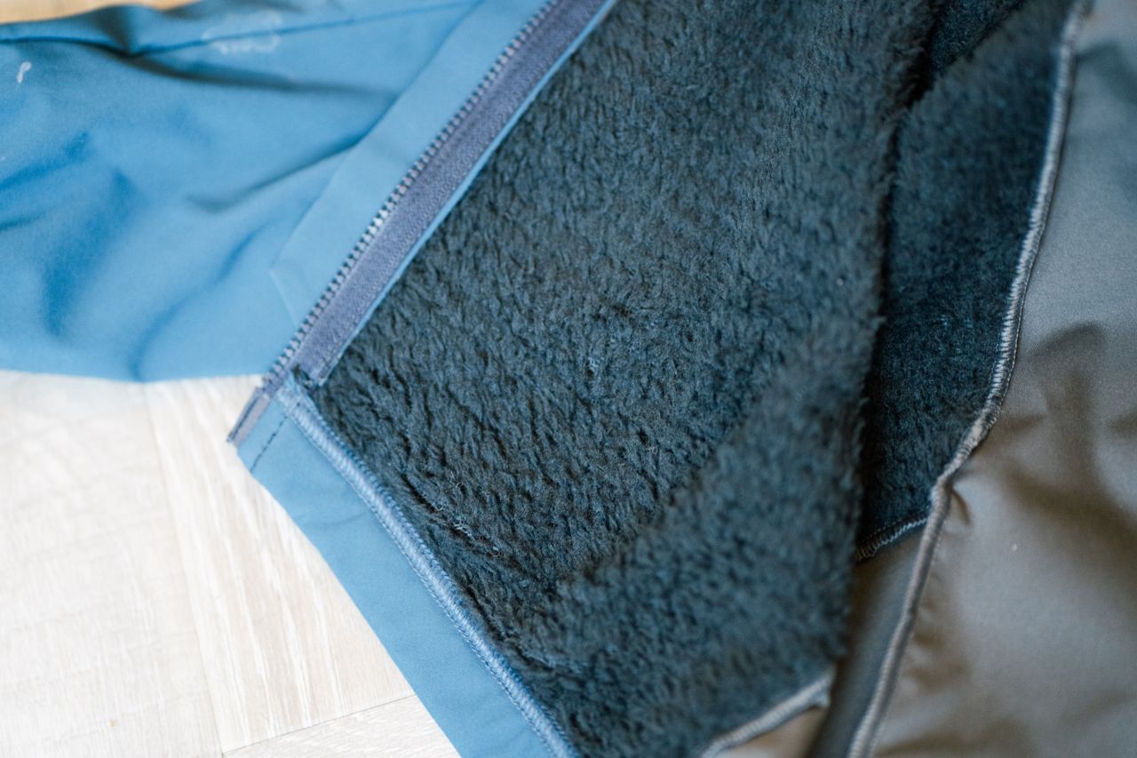 A close up of the insulation on the inside of a cycling jacket