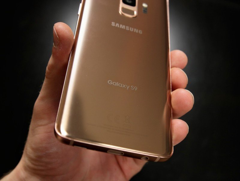 Sunrise Gold Samsung Galaxy S9
