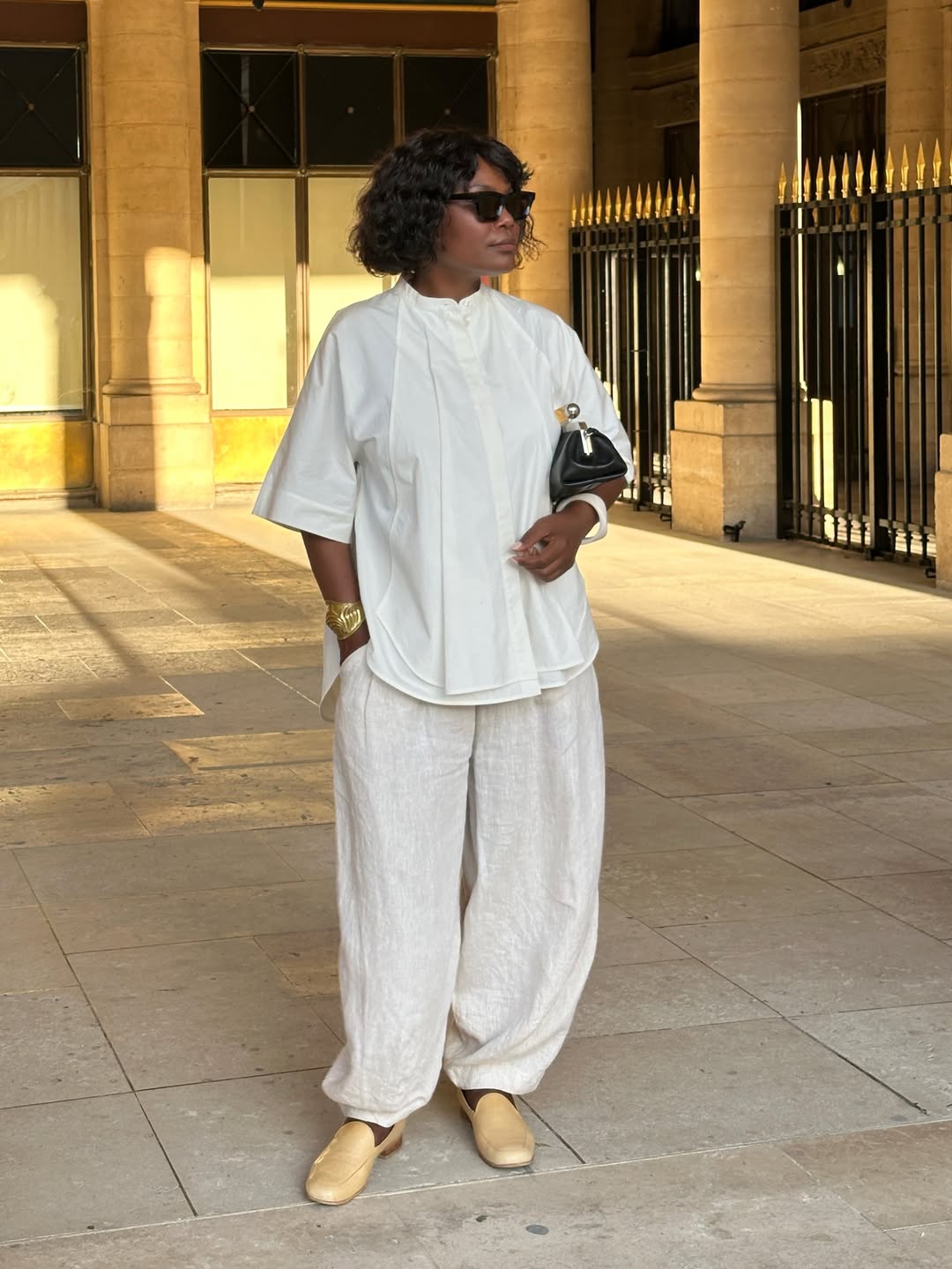 Franny in linen balloon trousers