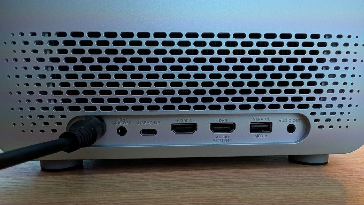 BenQ TK705i