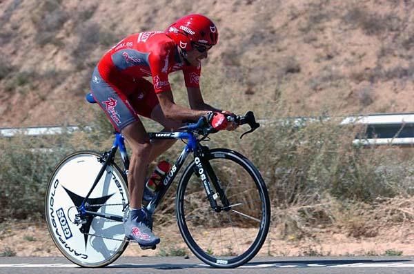 Santiago P&eacute;rez (Relax-GAM) struggles in the heat.