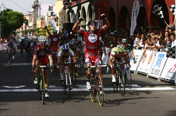Luis Macias (Rock Racing) wins the stage