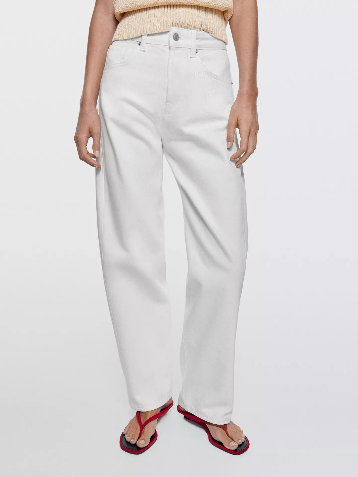 White jeans Massimo Dutti.