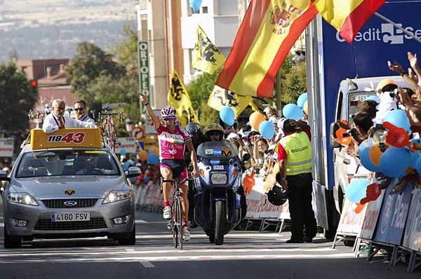 The winner finishes in &Aacute;vila