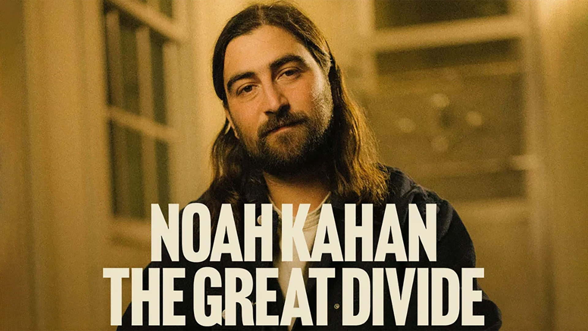 A photo of Noah Kahan. 