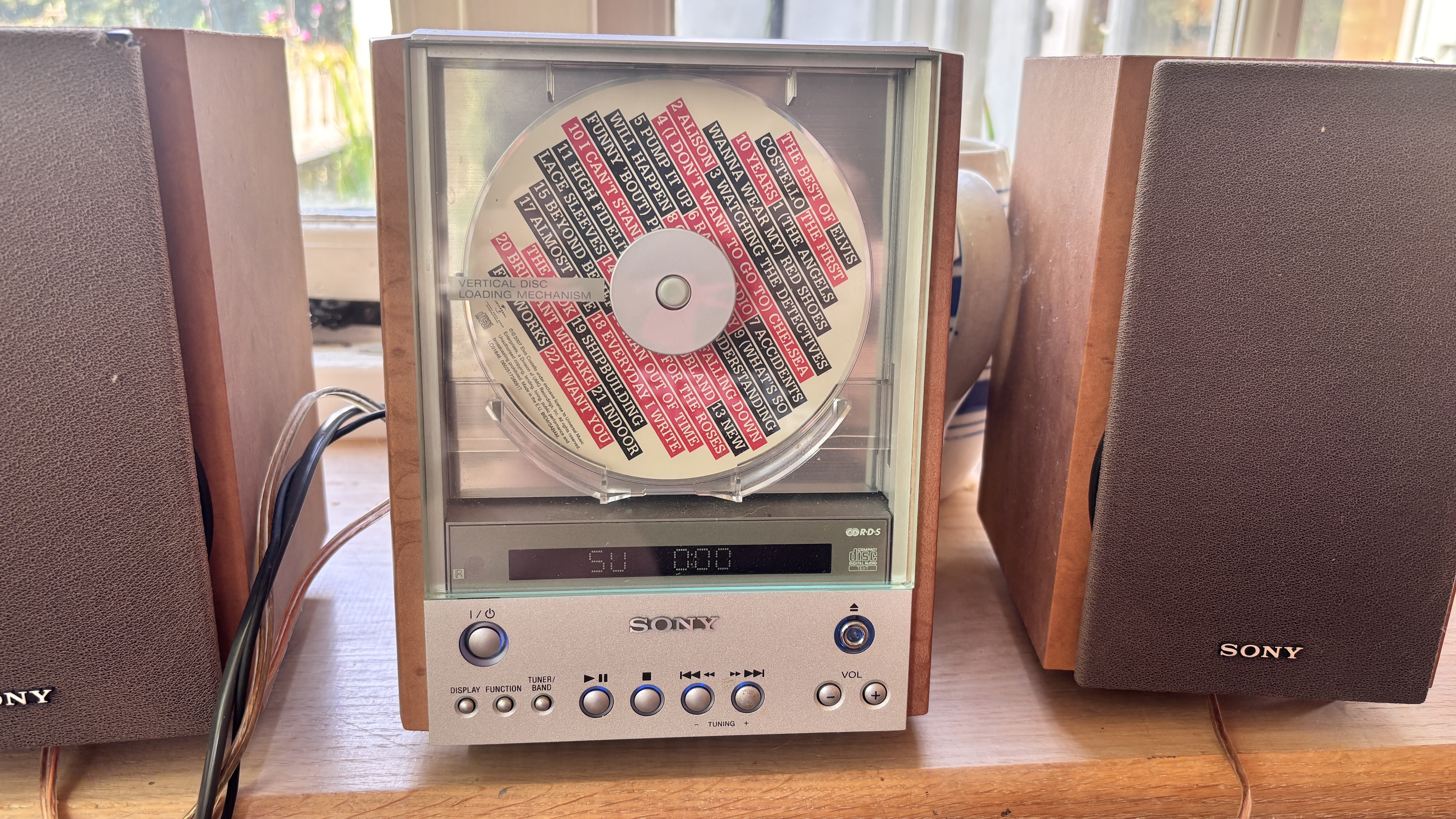 Sony CD player with speakers on either side