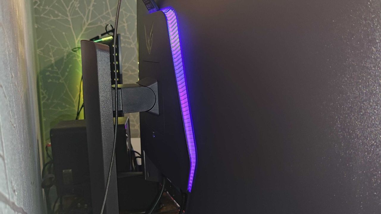 RGB on rear of LG 39GX950B-B