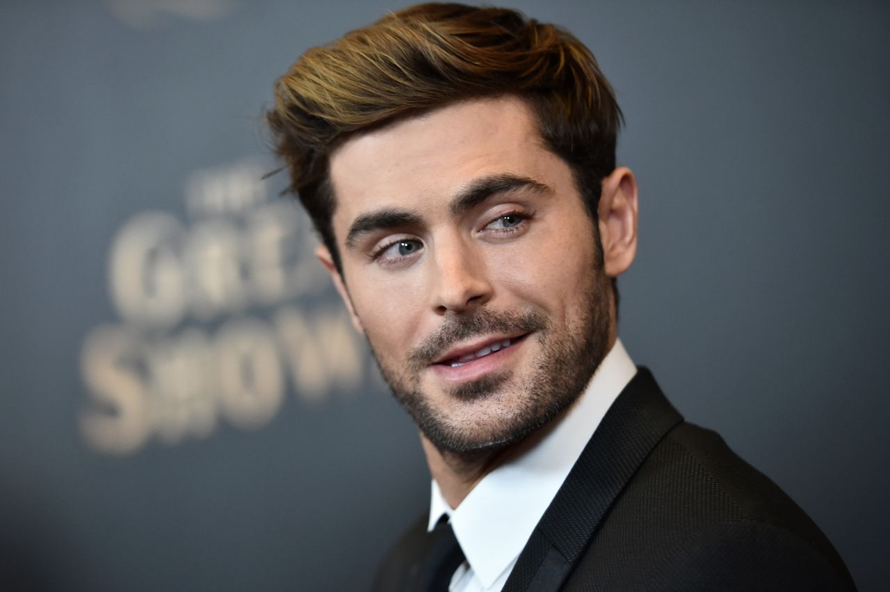 Zac Efron attends &#039;The Greatest Showman&#039; World Premiere aboard the Queen Mary 2 at the Brooklyn Cruise Terminal on December 8, 2017 in the Brooklyn borough of New York City