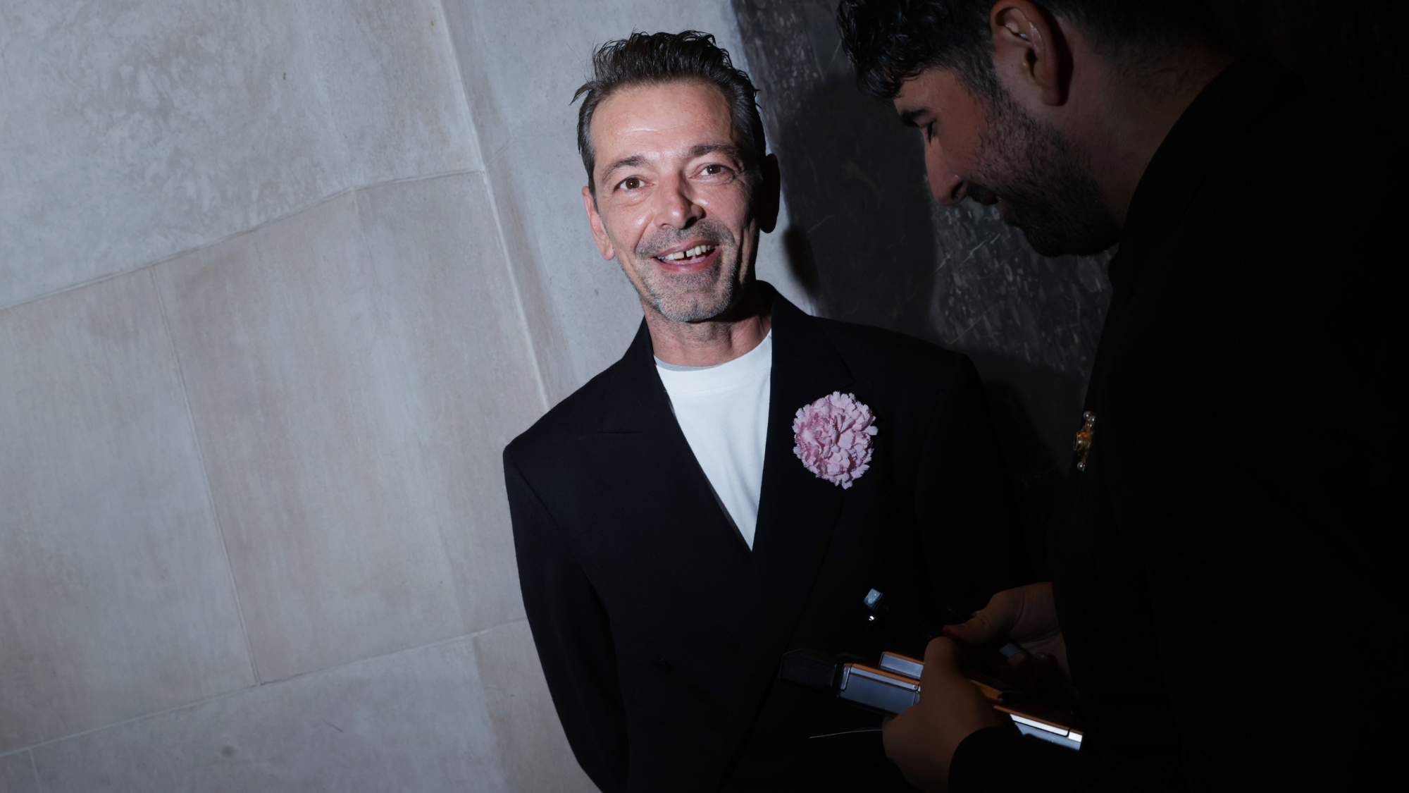 Pieter Mulier übernimmt das Ruder bei Versace und läutet eine neue Ära ...