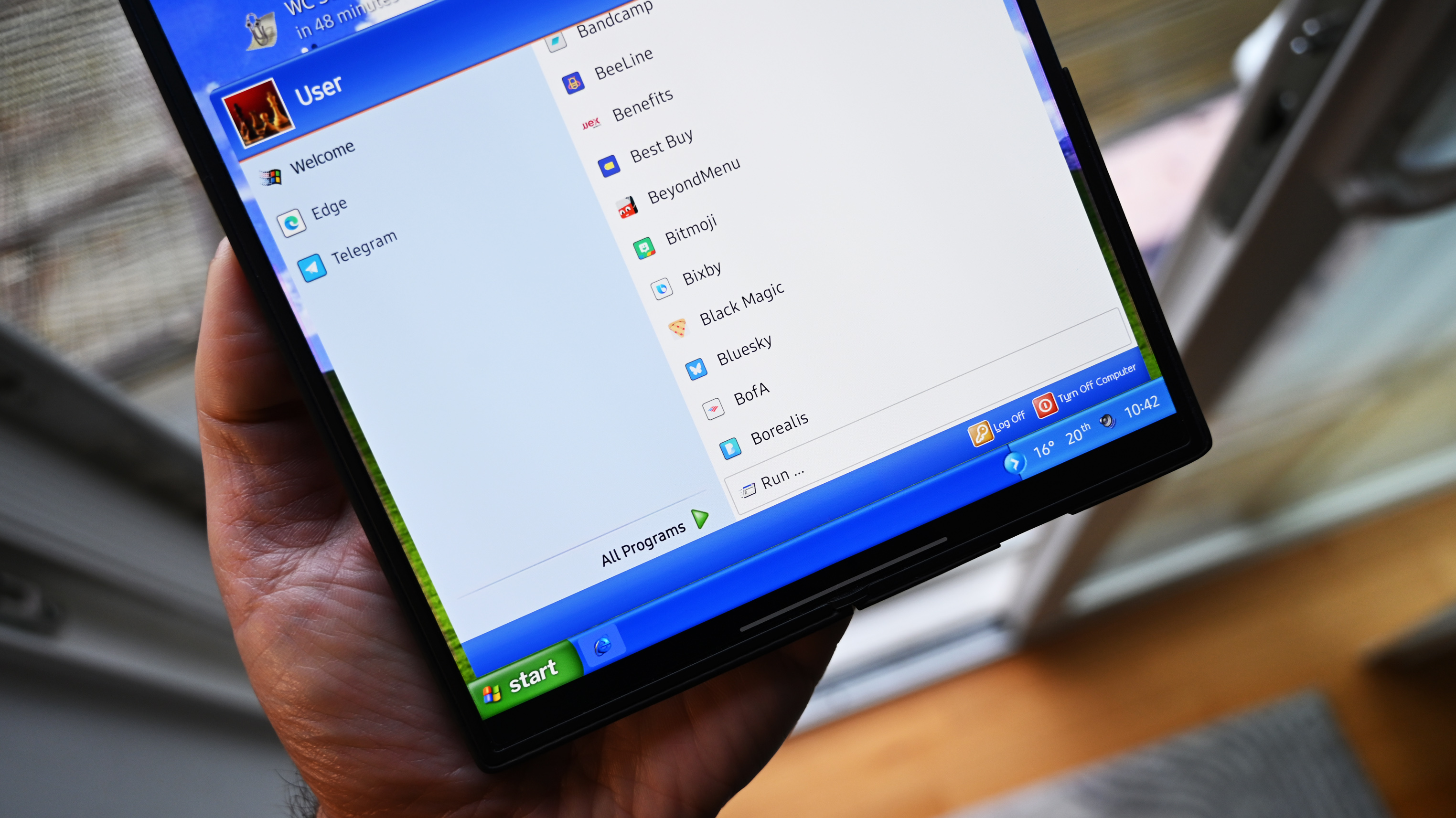 Photos of the new Windows Launcher for Android, an indie project that pays tribute to Microsoft's famed Windows XP OS.