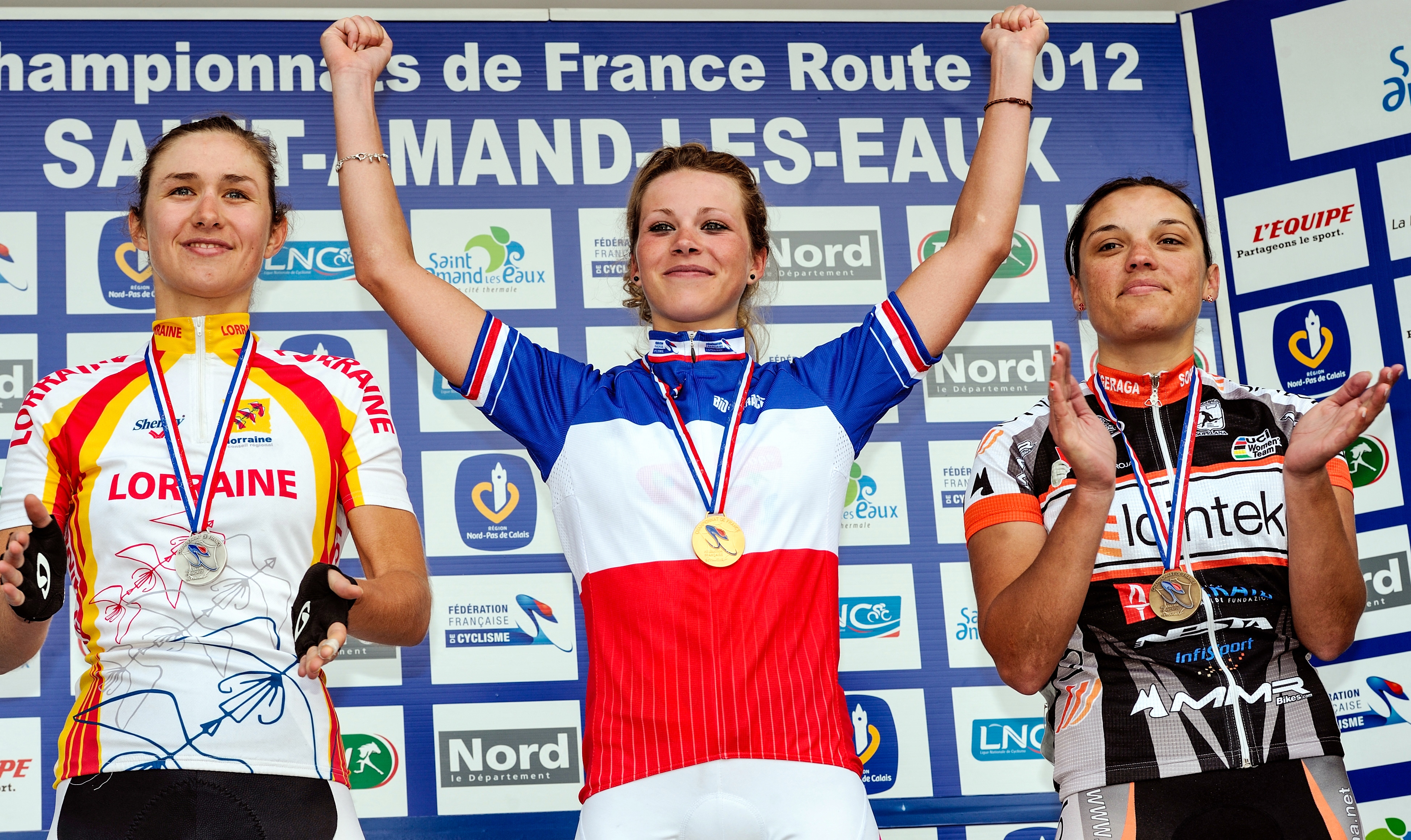 Marion Rousse on the podium of the French National Championships in 2012