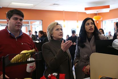 Clinton aides subject to questioning, judge orders. 