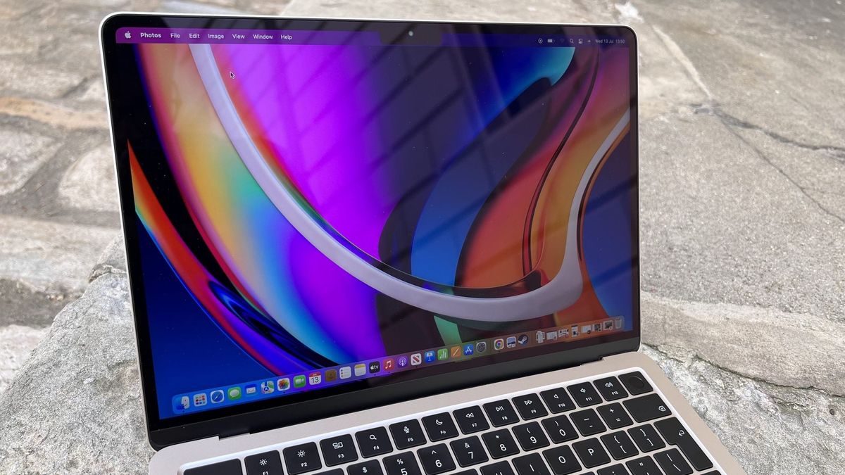Don't count on Apple releasing a cheap MacBook to really challenge Chromebooks