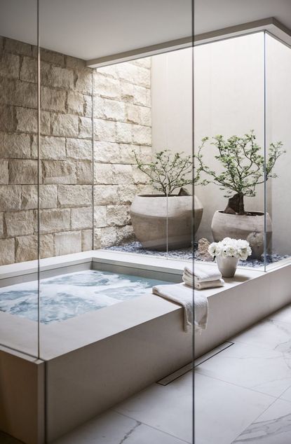 5 Luxury Shower Ideas Designers Are Loving Right Now