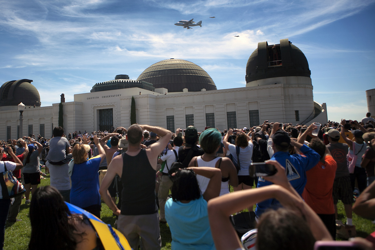 Endeavour over Griffith Observatory, Los Angeles #2