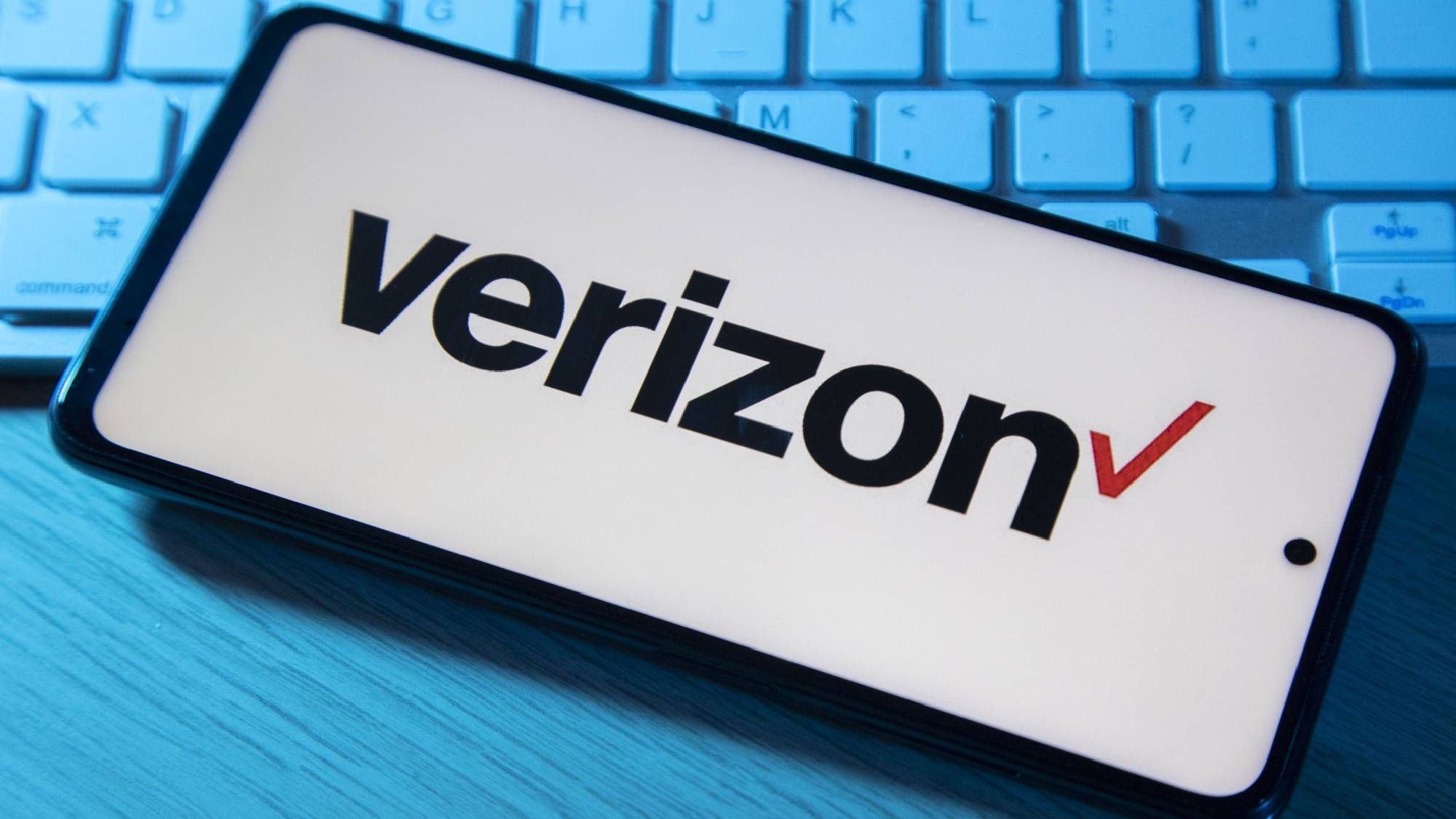 Bring your phone to Verizon and pay just $25 a month for reliable 5G