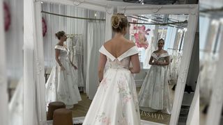 Tessa Coates viral wedding dress illusion photo