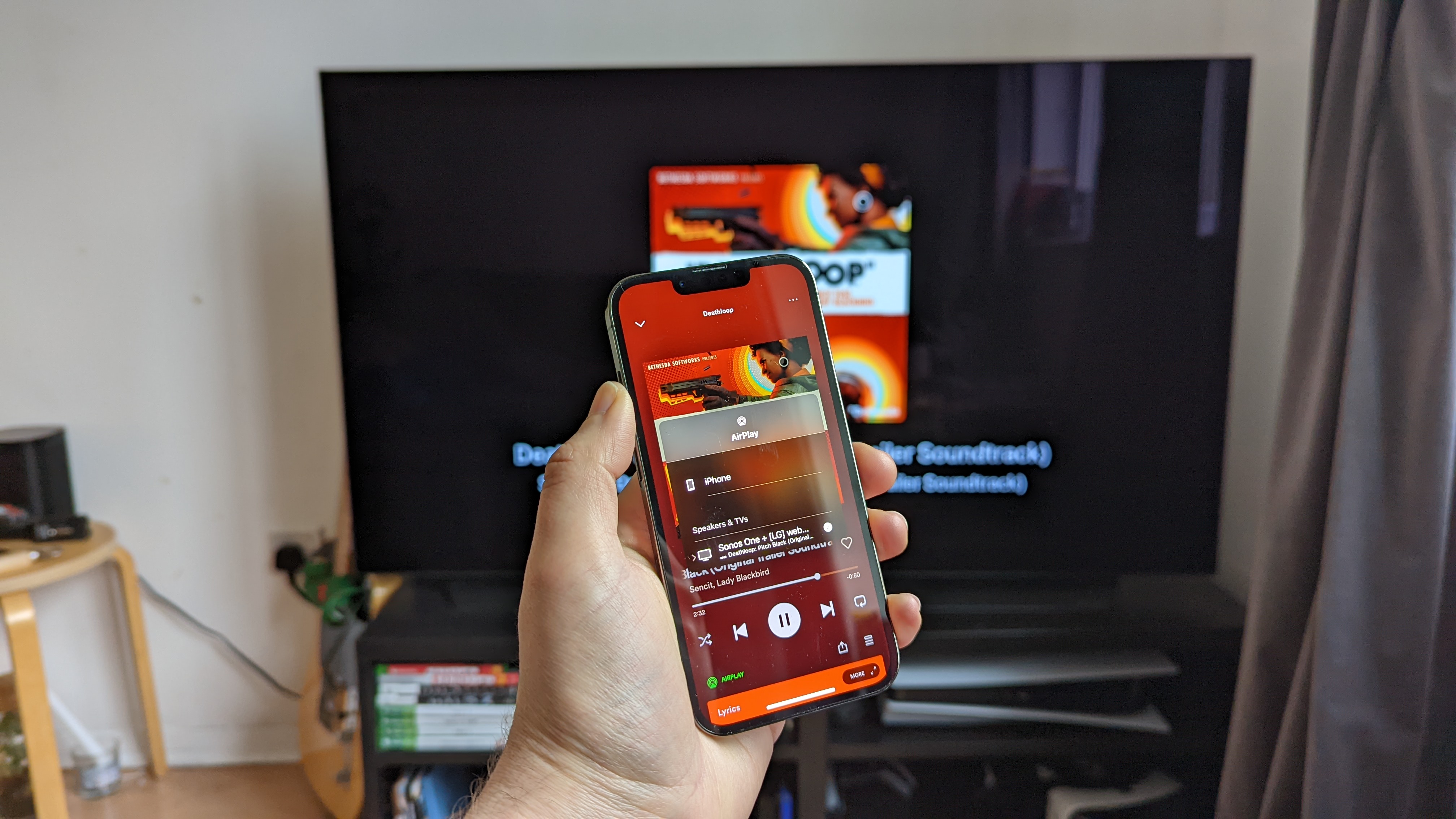 AirPlay usado em um iPhone 13 Pro com LG C1 OLED TV