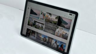 Google Pixel Tablet display