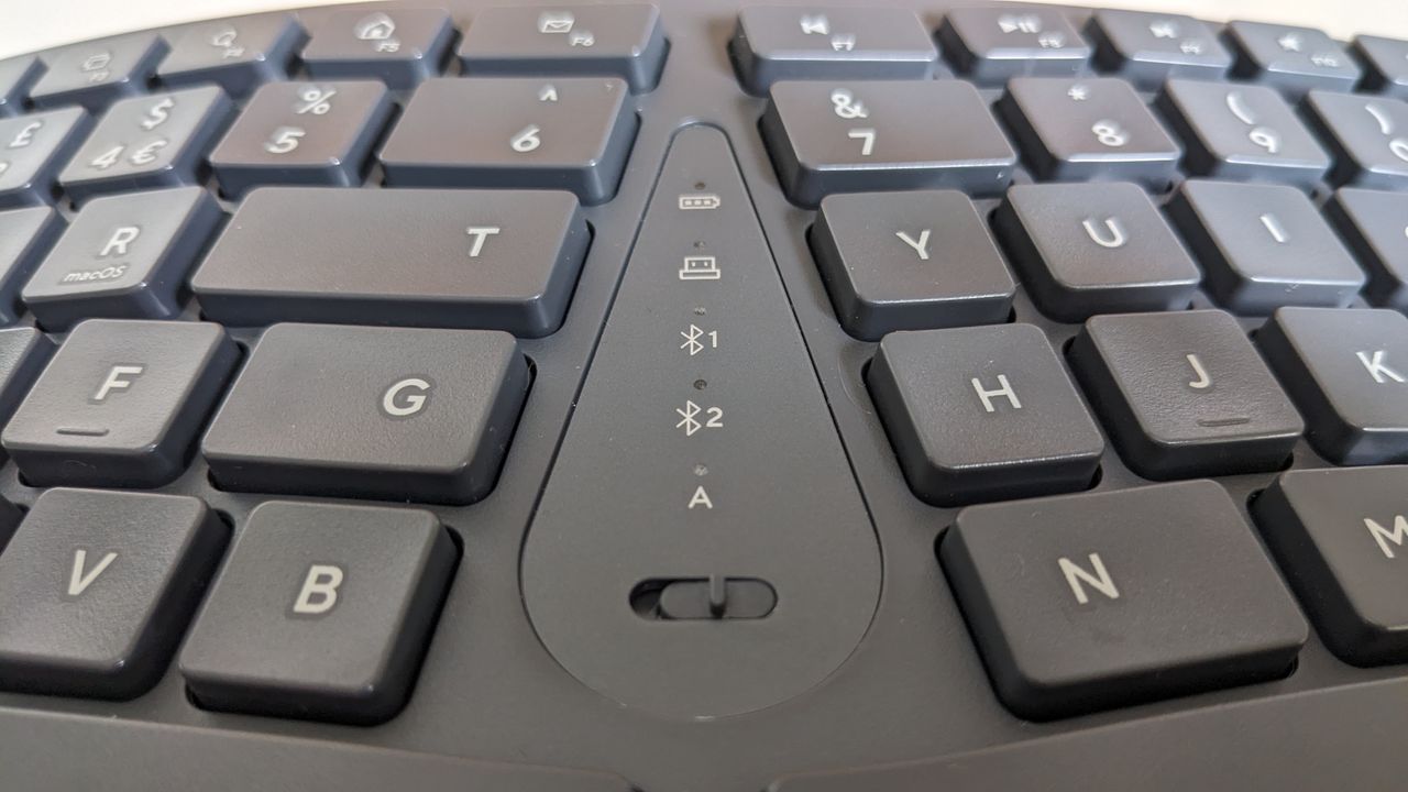 Trust Keyra ergonomic keyboard during our review