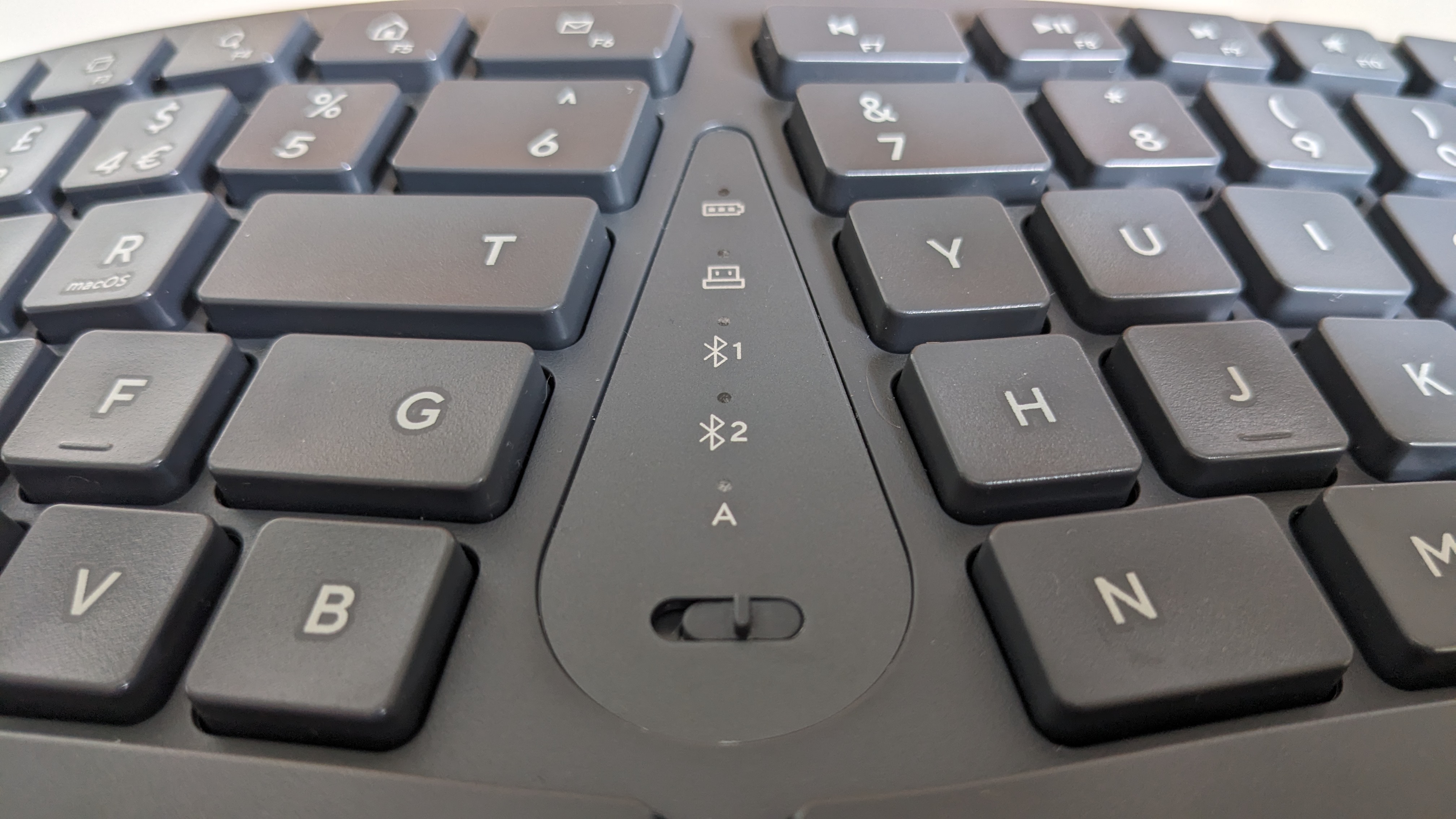 Trust Keyra ergonomic keyboard during our review