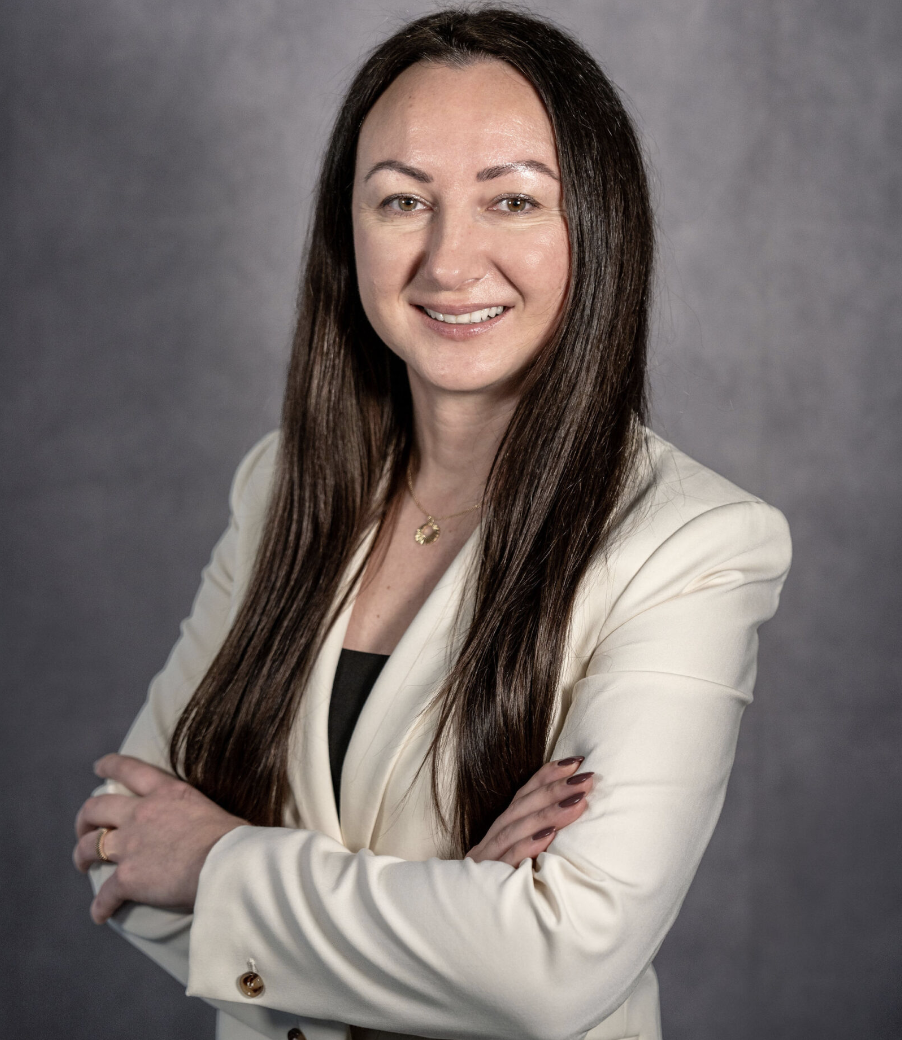 Kamila Lelakova headshot