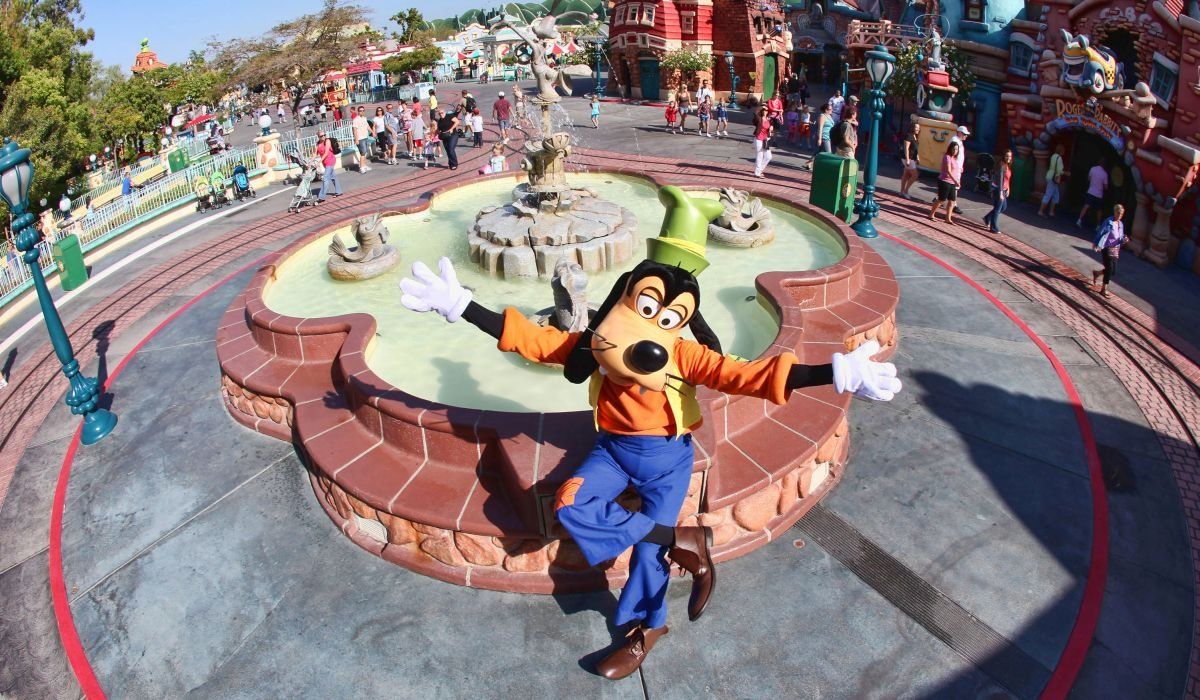 5 Crazy Ways To Get Permanently Banned From Disneyland | Cinemablend