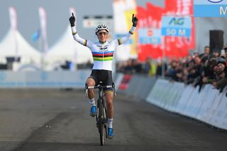 World champion Sanne Cant wins Belgian cyclo-cross tittle