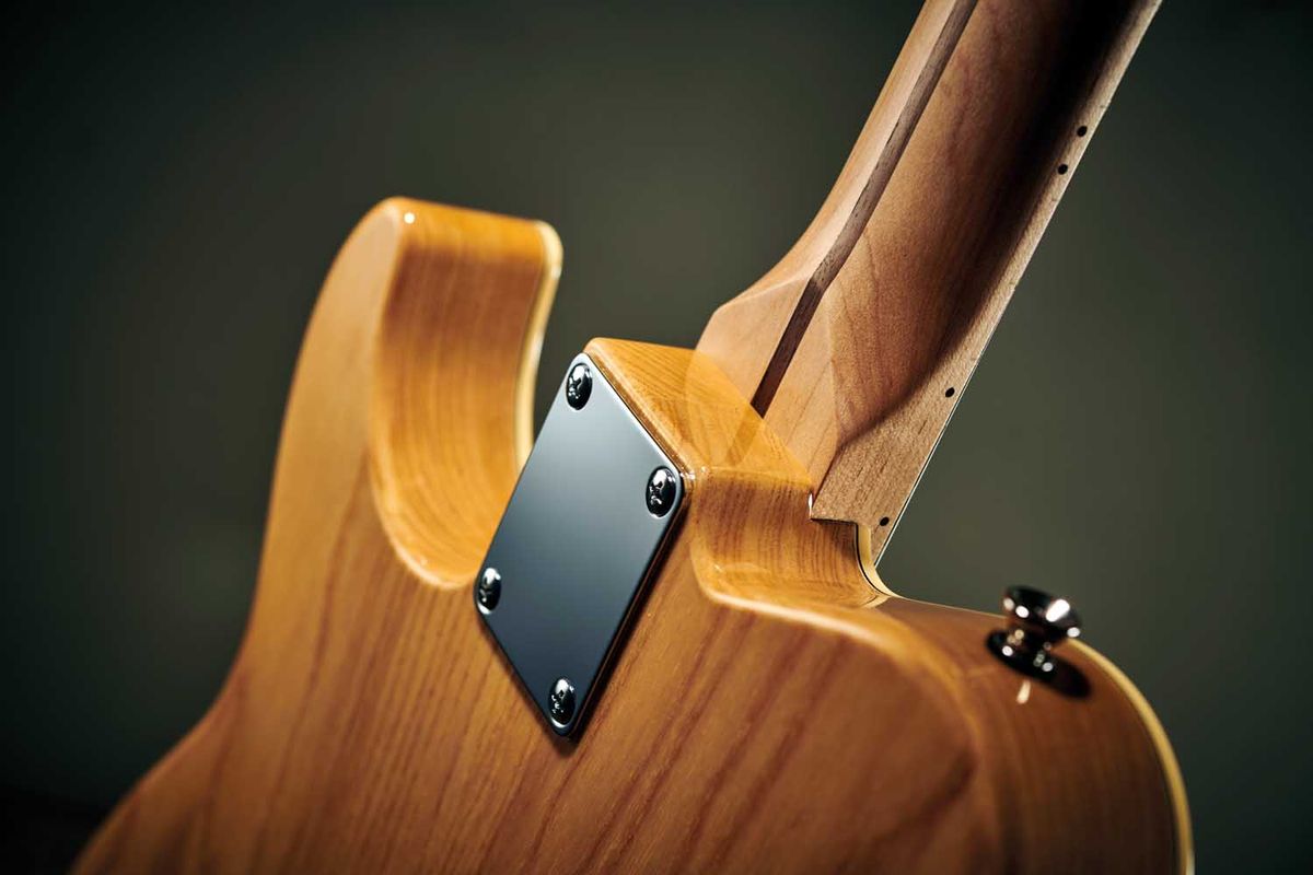 The neck join heel is classic original Fender. That said, the widened cutaway does aid access to the top 22nd fret.