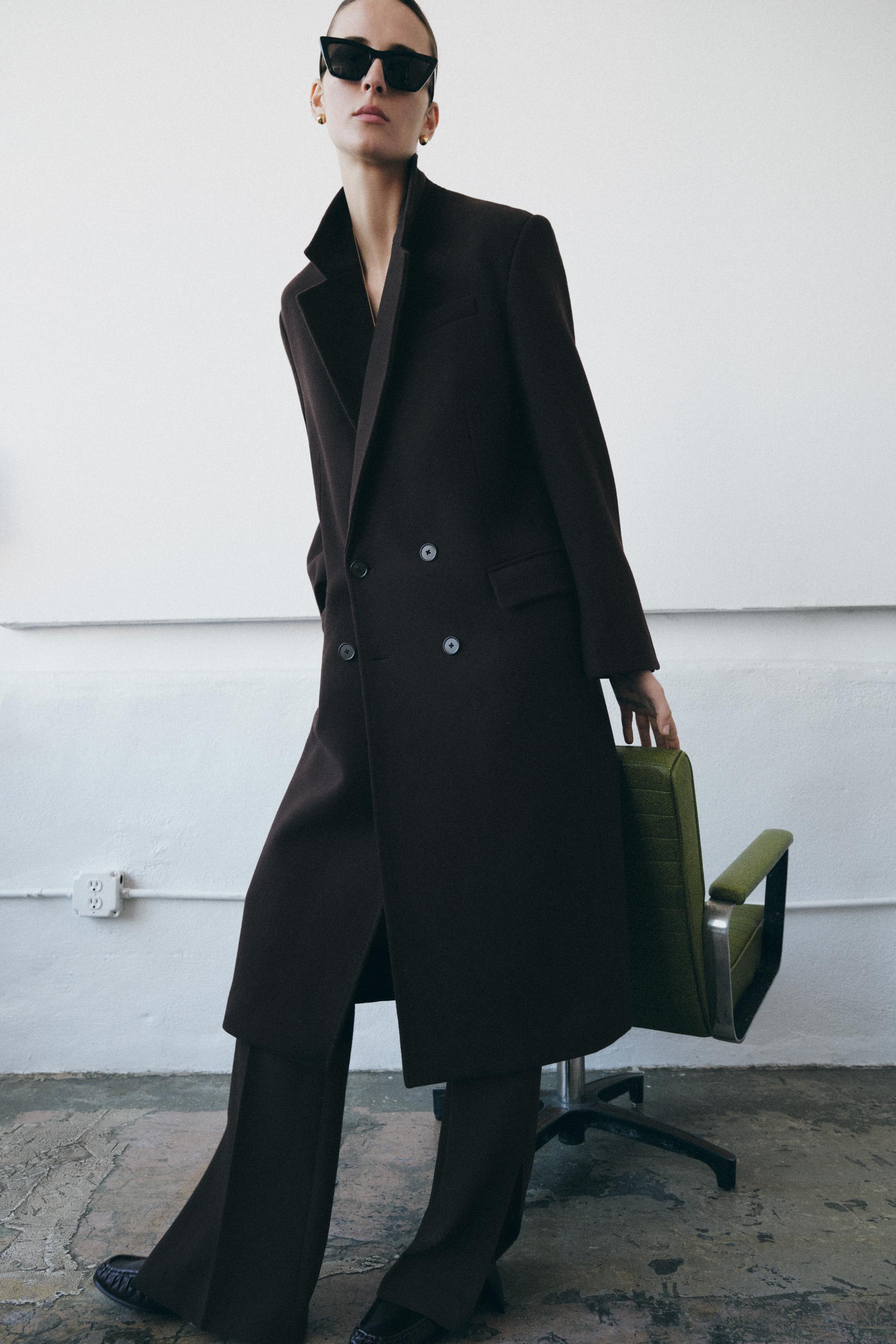 Oversized Double-Breasted Wool Coat Zw Collection