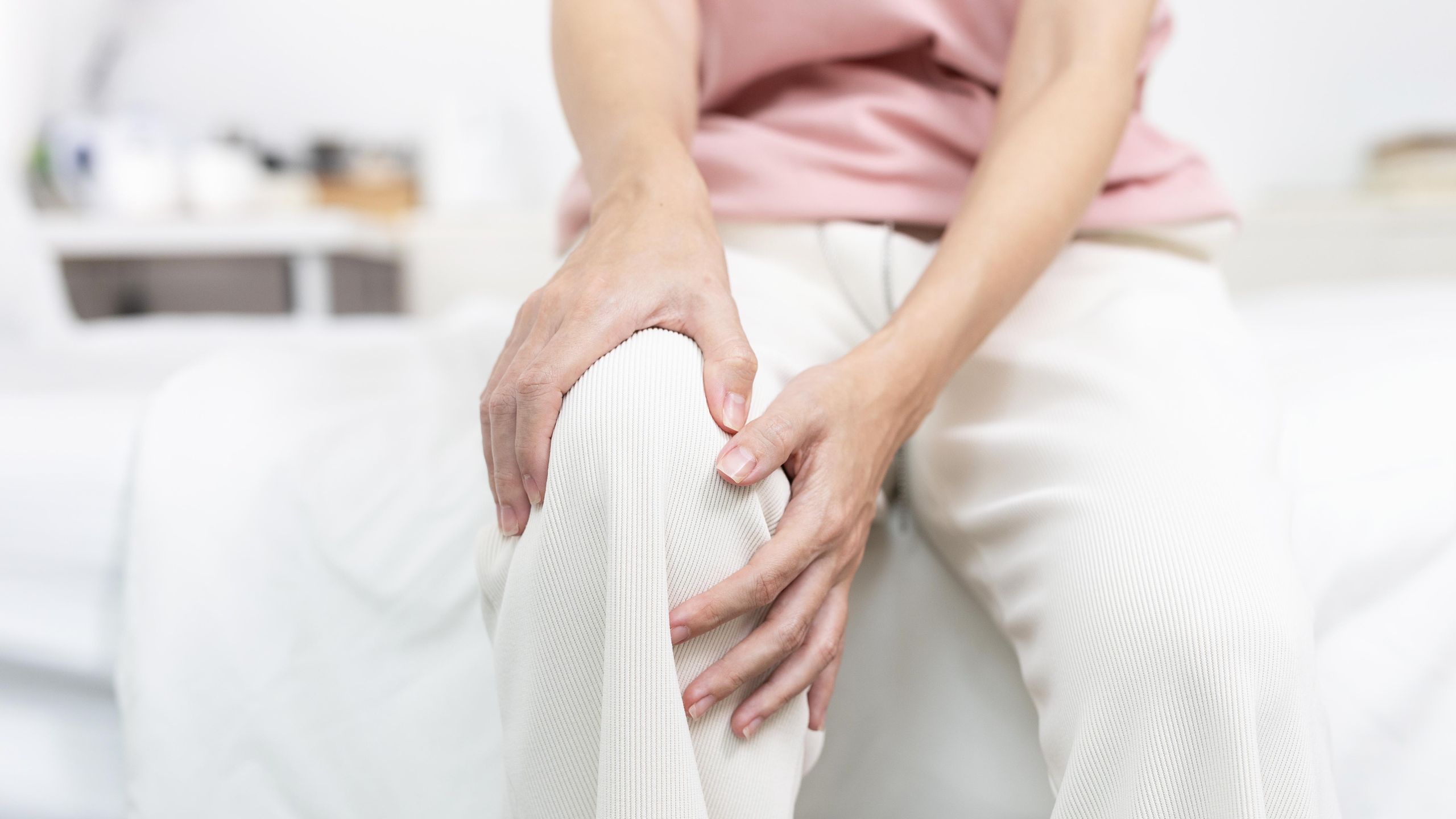 Over 60? A physical therapist says this is the one mobility habit to add if your knees feel stiff - Tom's Guide