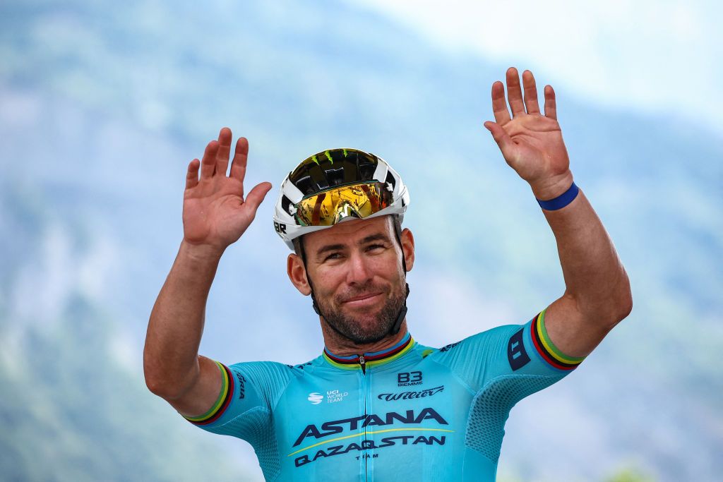 Astana Qazaqstan Team&#039;s British rider Mark Cavendish waves as he awaits the start of the 5th stage of the 111th edition of the Tour de France cycling race, 177,5 km between Saint-Jean-de-Maurienne and Saint-Vulbas, on July 3, 2024. (Photo by Anne-Christine POUJOULAT / AFP)