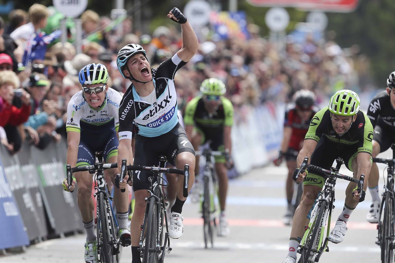 Gianni Meersman (Etixx-Quick Step) gets the win ahead of Simon Clarke (Orica-GreenEdge)