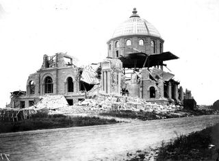 The Stanford University Library building suffered extreme damage from the major earthquake, shown in this photo taken April 21, 1906.
